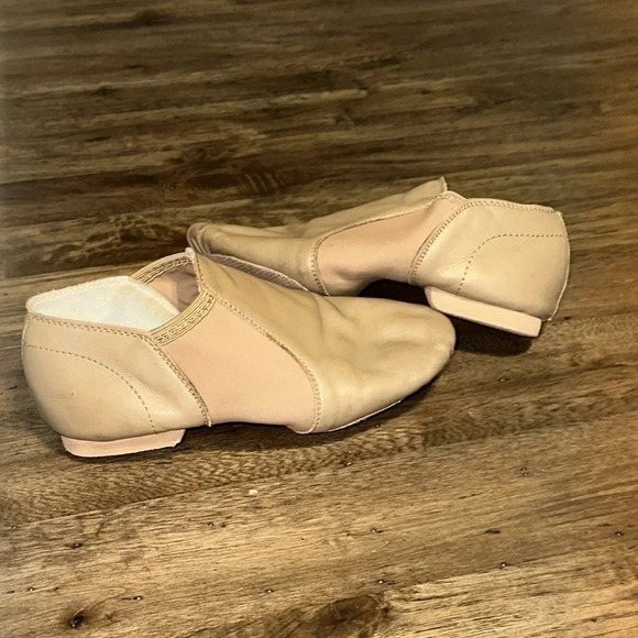 Capezio E-Series Jazz Slip On Shoe, Nude Color, Childs/Dance - Picture 1 of 7